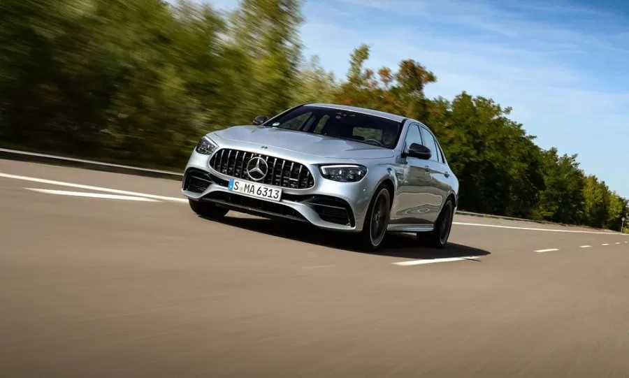 So sánh xe mercedes amg e63