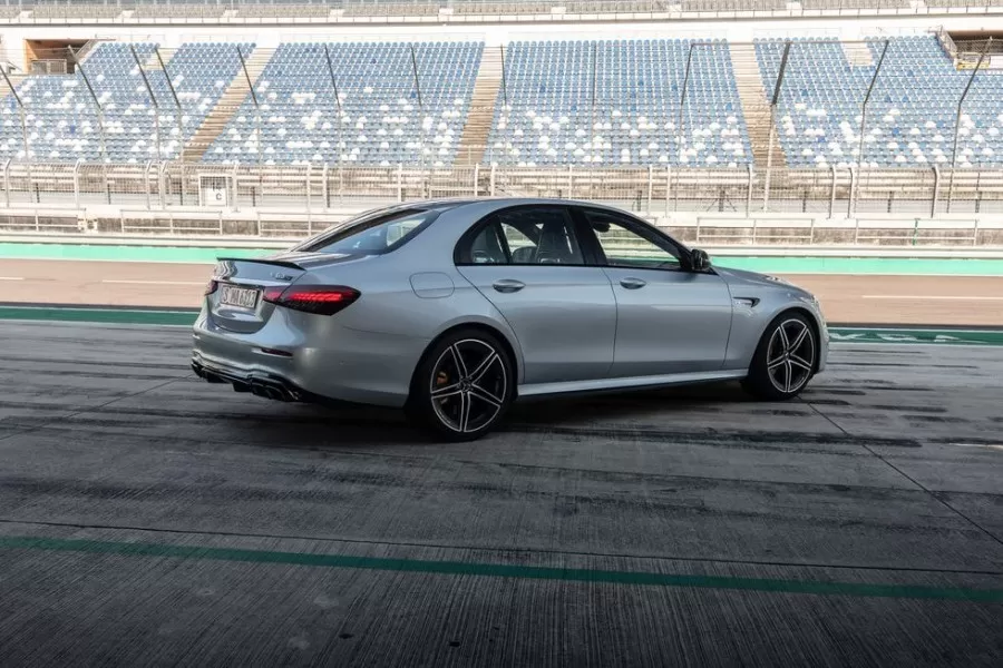 Thiết kế thân xe mercedes amg e63