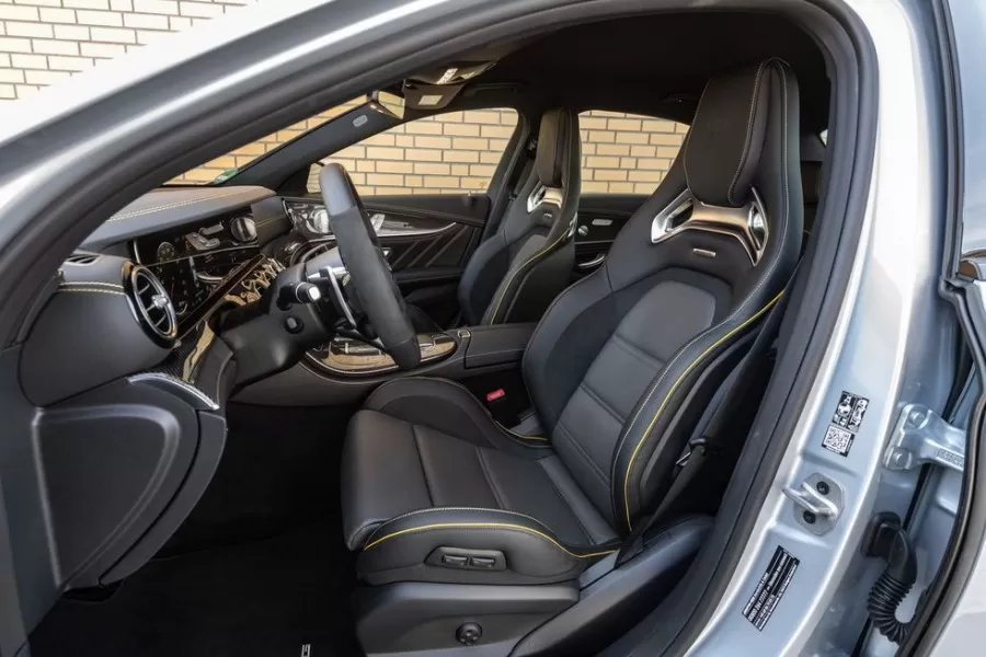 Thiết kế ghế ngồi mercedes amg e63