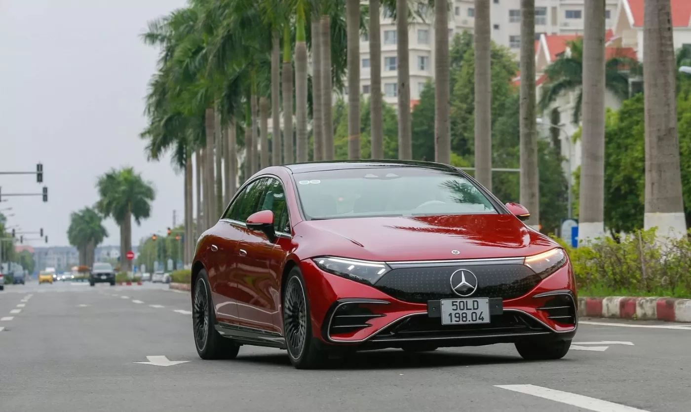 dau xe mercedes eqs tinbanxe vn