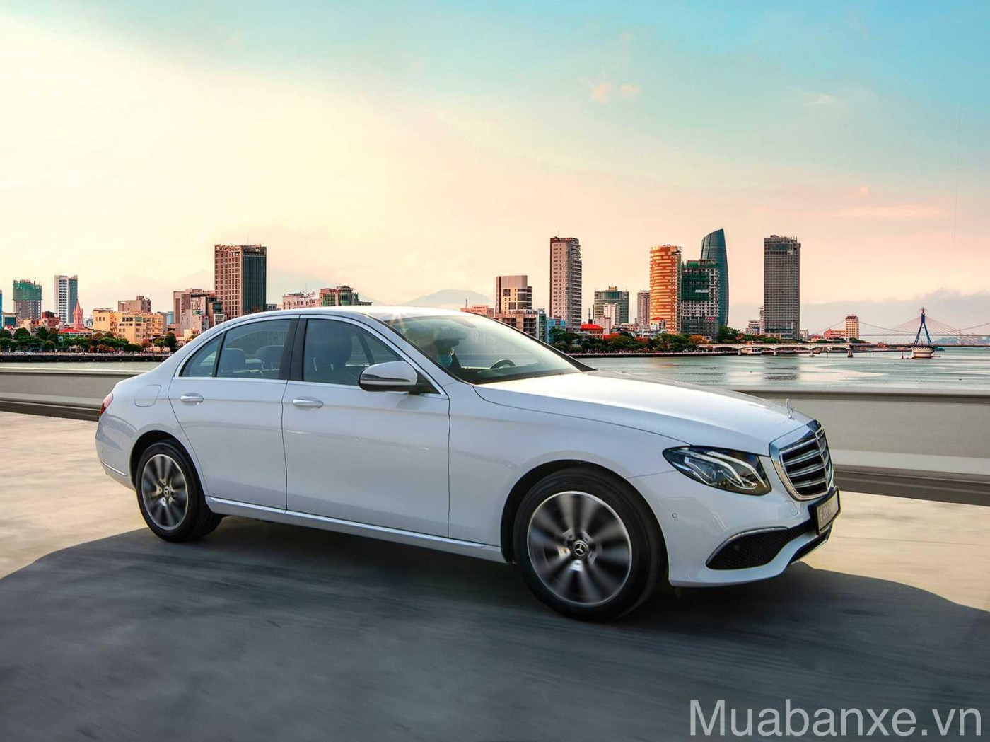cam giac lai xe mercedes c200 tinbanxe vn
