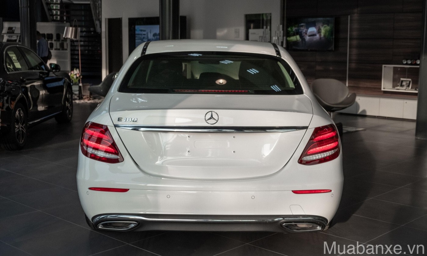 duoi xe mercedes e180 tinbanxe vn tinbanxe vn