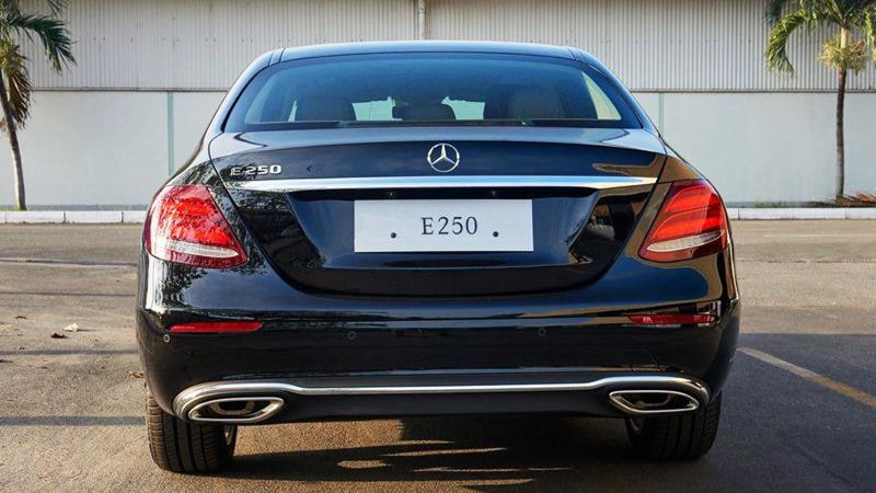 Thiết kế đuôi xe mercedes e250 