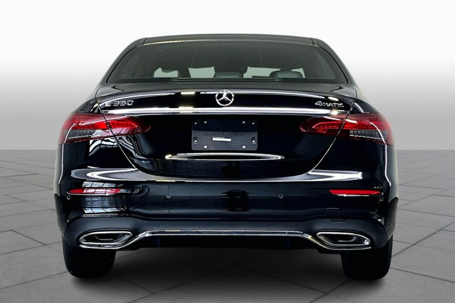 Thiết kế đuôi xe mercedes e350 