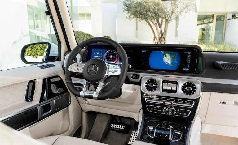 Thiết kế vô lăng và táp lô mercedes g63 amg 