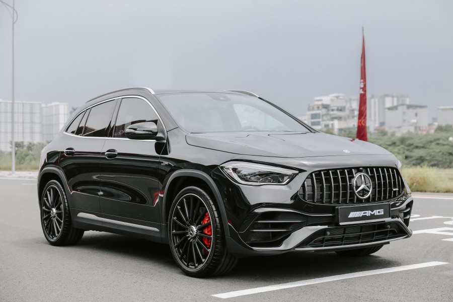 Thiết kế thân xe mercedes gla 45 amg 