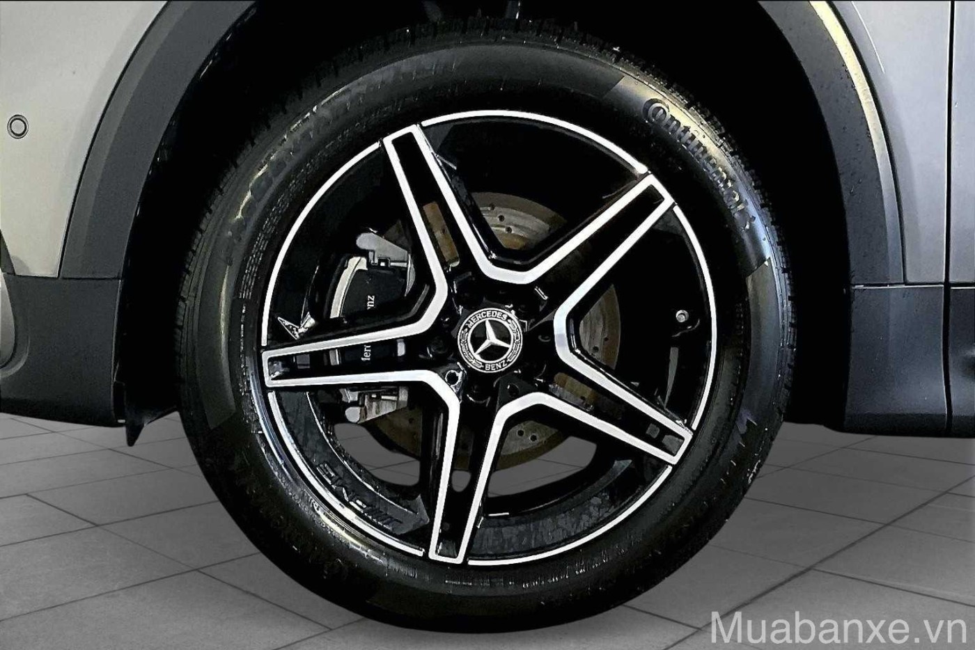 mam va lop xe mercedes benz glb 250 tinbanxe vn