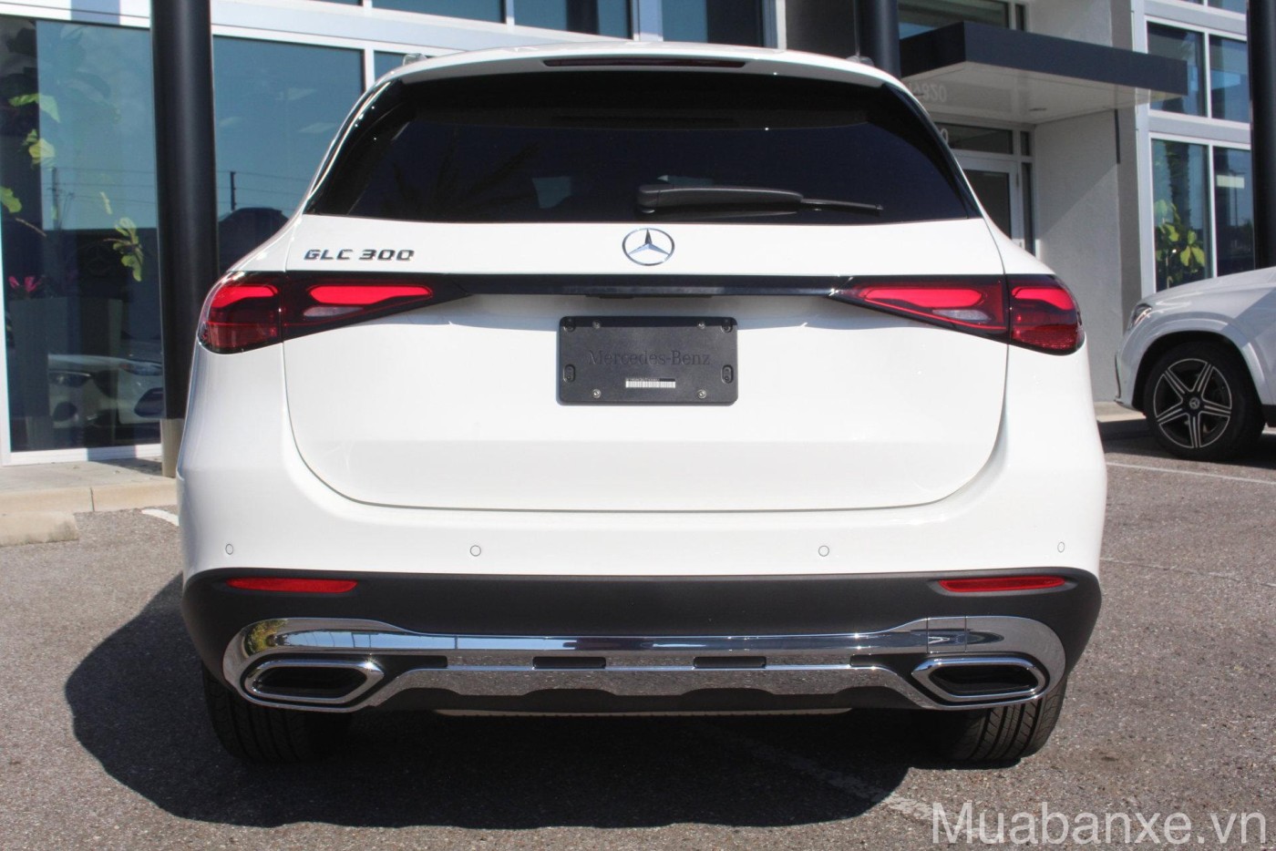 duoi xe mercedes glc 300 tinbanxe vn