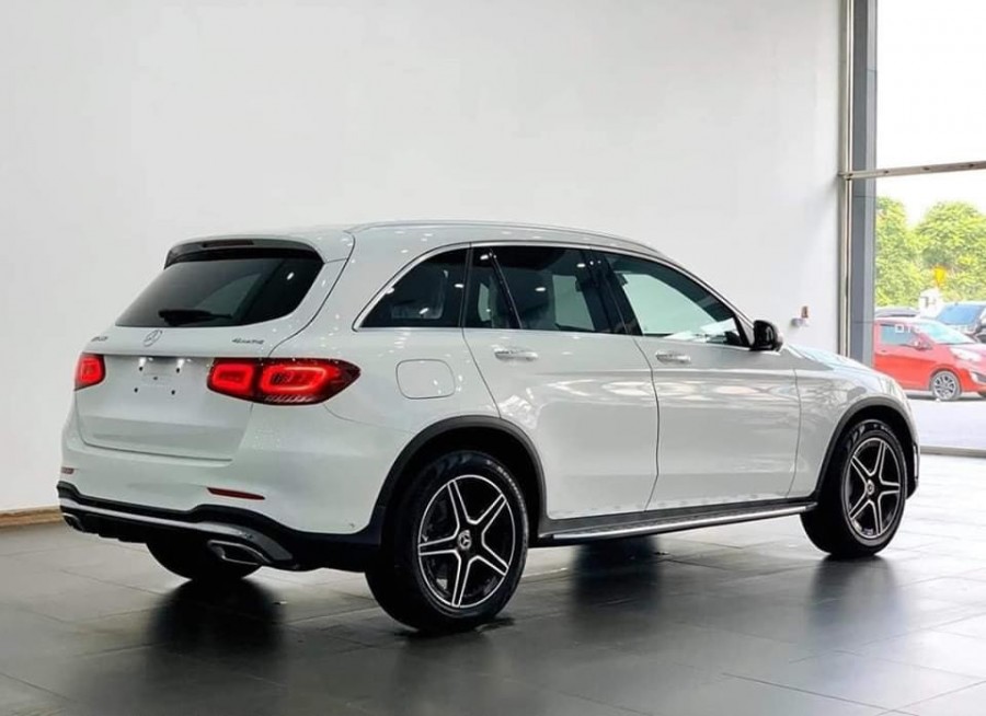 Thiết kế thân xe mercedes glc 300 