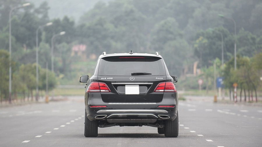 Thiết kế đuôi xe mercedes gle 400 exclusive 