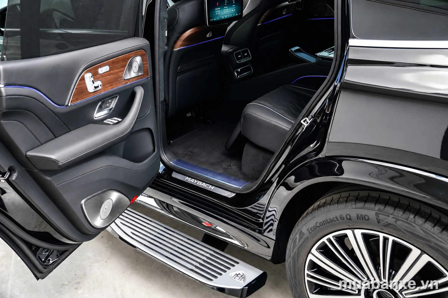 Chi tiết cửa sau Mercedes-Maybach GLS 480