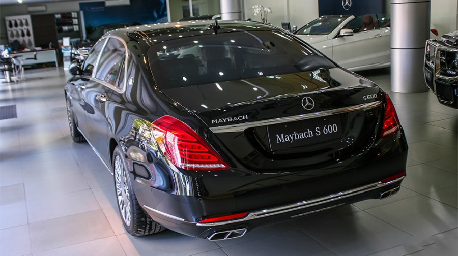 Thiết kế đuôi xe mercedes maybach s600 