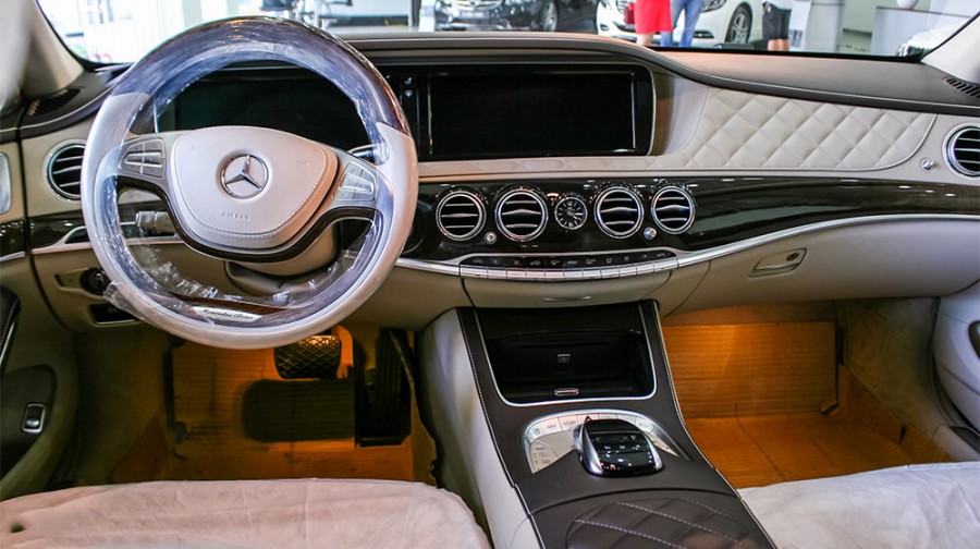 Thiết kế vô lăng và táp lô mercedes maybach s600 