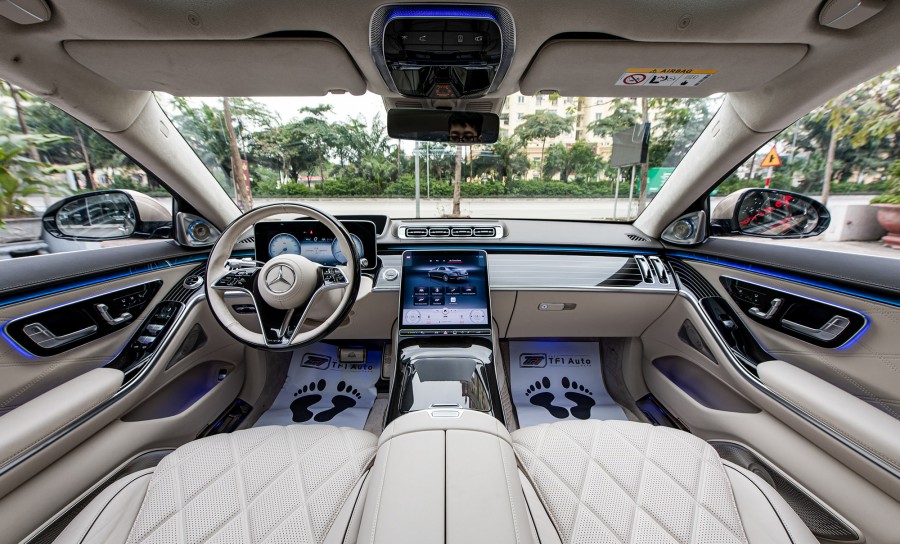 Thiết kế vô lăng và táp lô mercedes maybach s680 