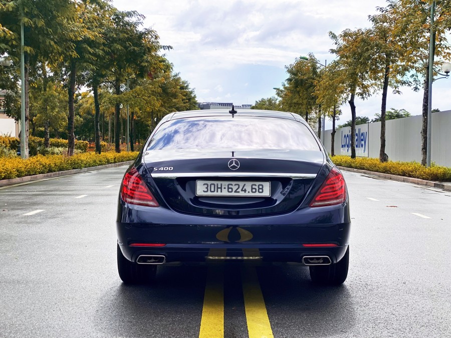 Thiết kế đuôi xe mercedes s400 