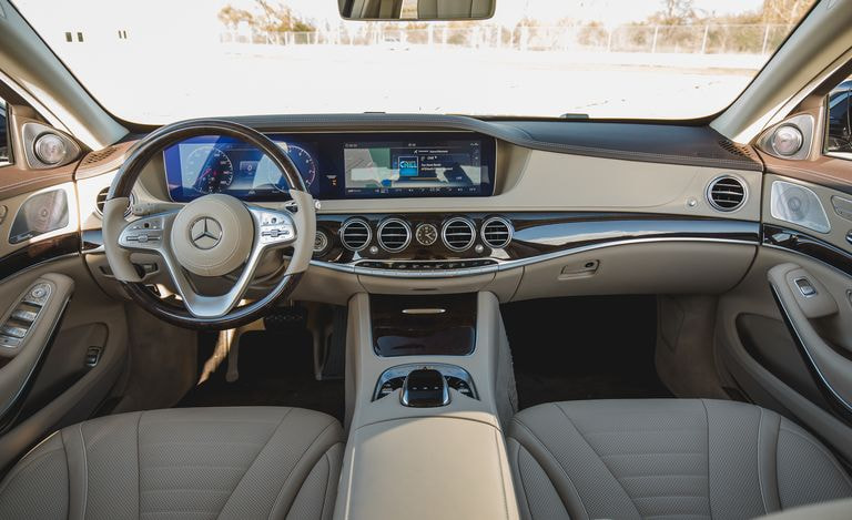 Thiết kế vô lăng và táp lô mercedes s450 