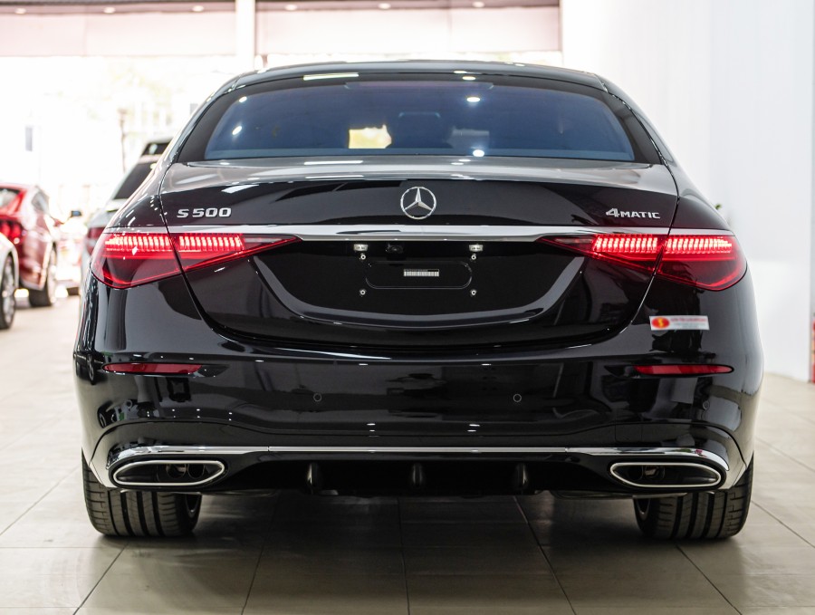 Thiết kế đuôi xe mercedes s500l 