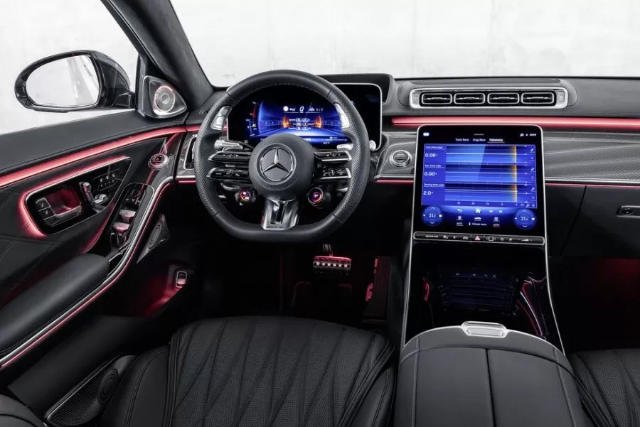 Thiết kế vô lăng và táp lô mercedes s63 4matic
