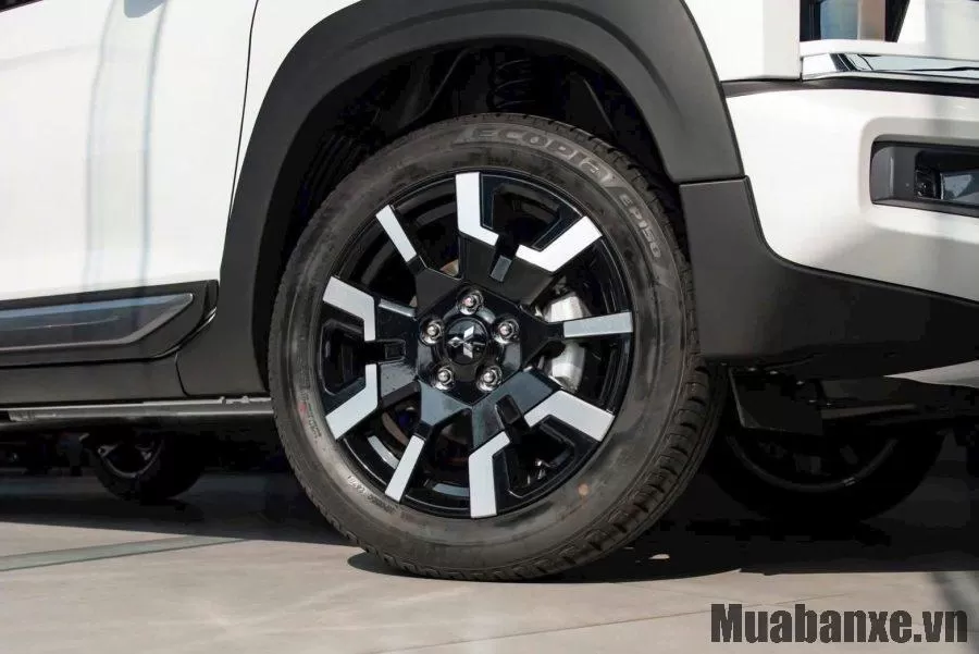 mam va lop xe mitsubishi xpander cross