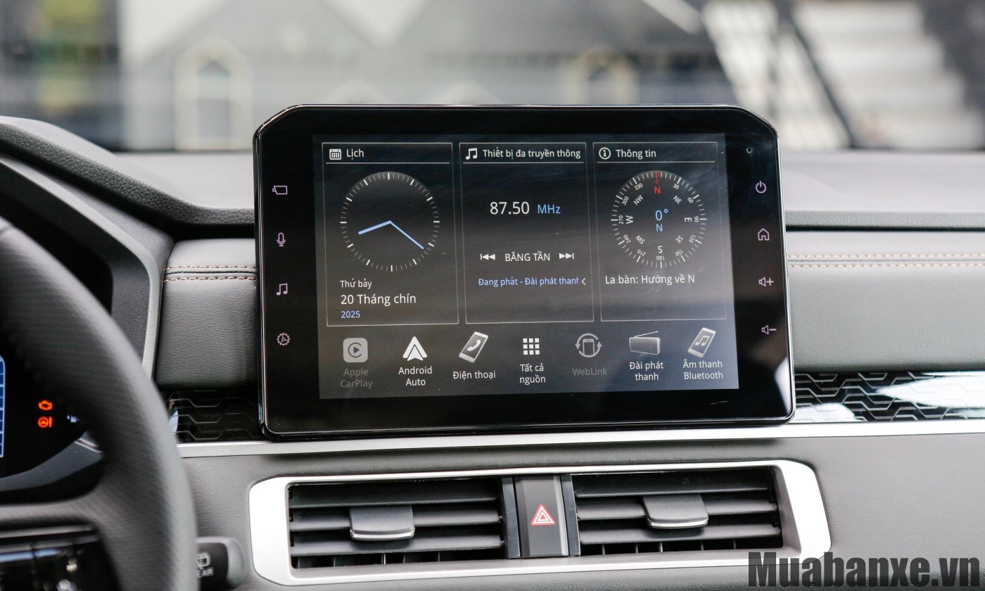 man hinh tren xe mitsubishi xpander
