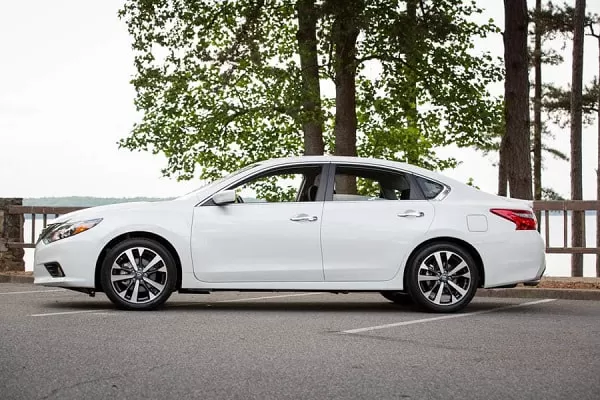 Thiết kế thân xe nissan teana