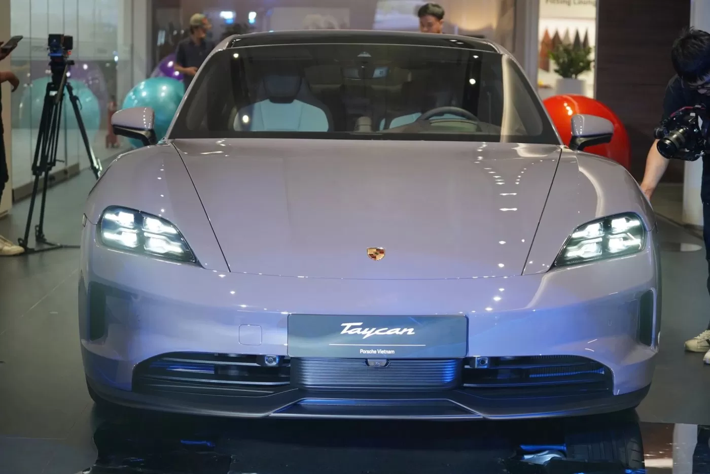 dau xe porsche taycan tinbanxe vn