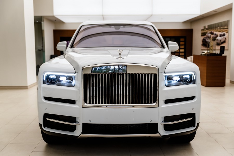 Thiết kế đầu xe rolls royce cullinan 