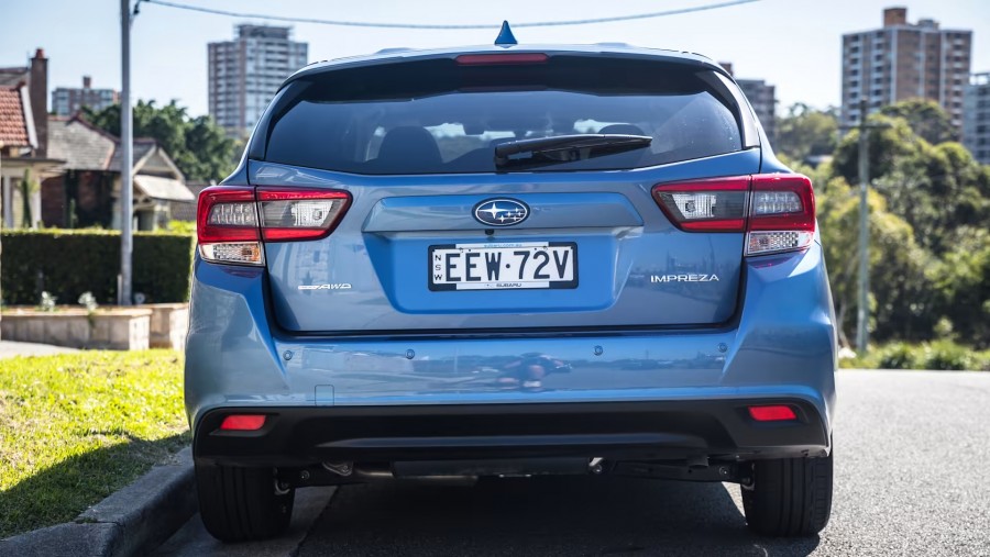 Thiết kế đuôi xe subaru impreza 