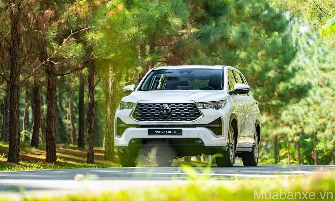 dau xe toyota innova cross tinbanxe vn