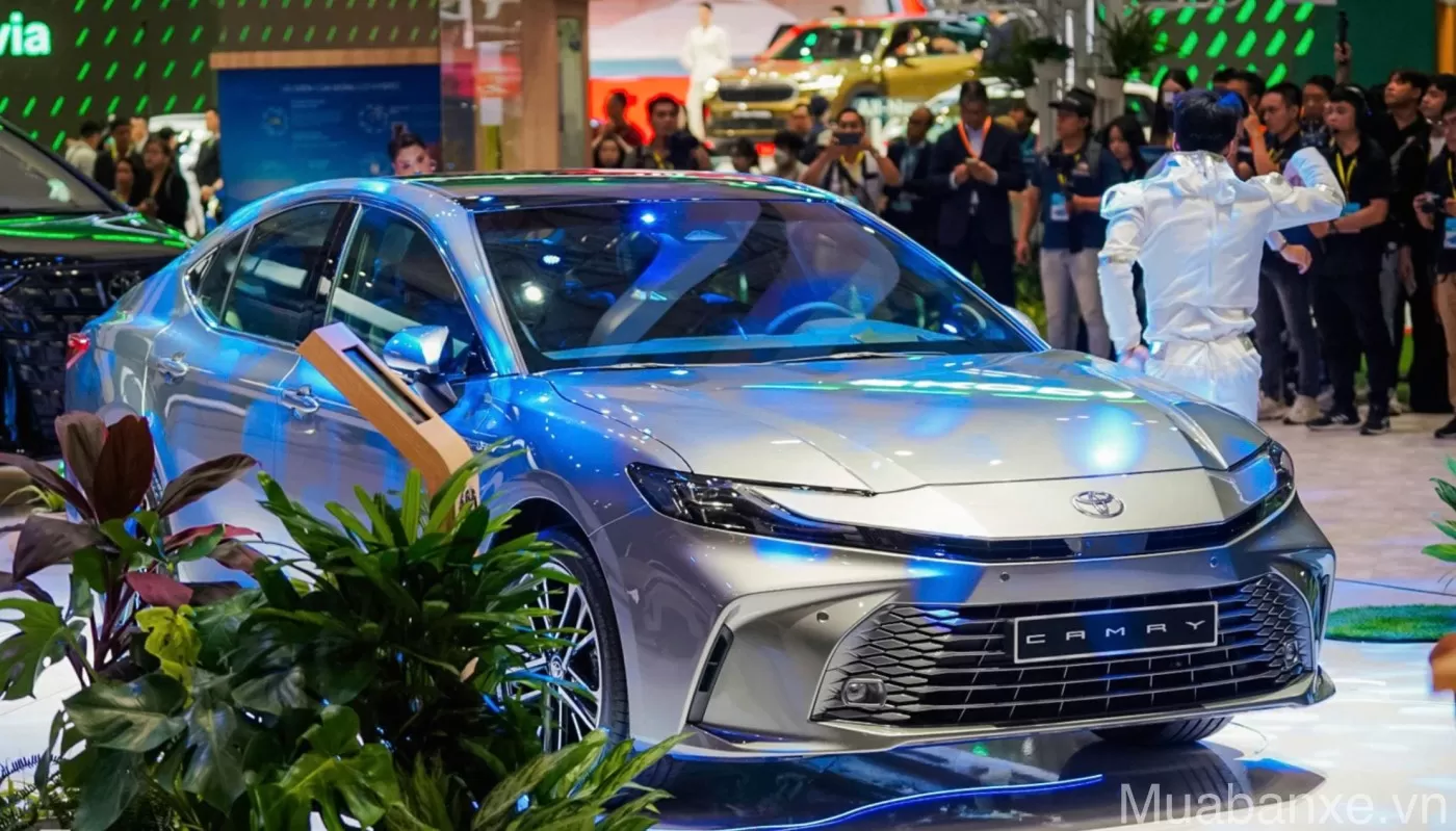 gia xe toyota camry tinbanxe vn