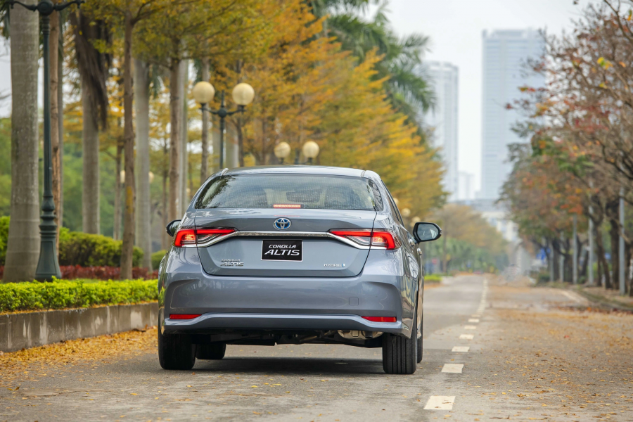 Đuôi xe Toyota Corolla Altis