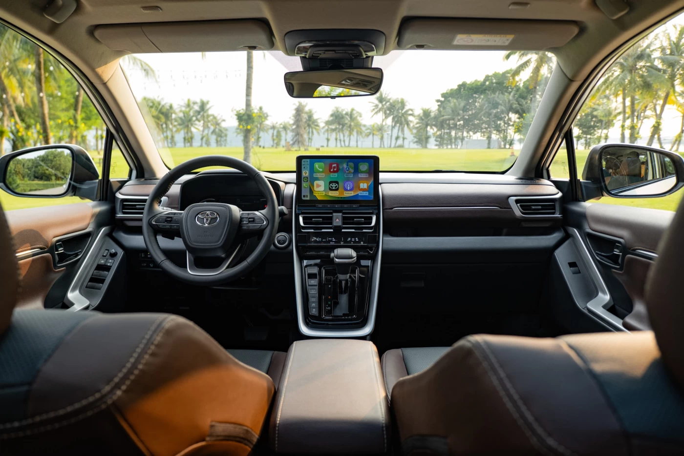 Taplo Topyota innova cross