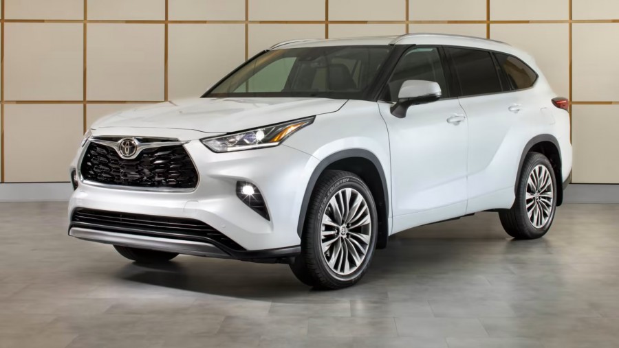 Thiết kế đầu xe toyota kluger 