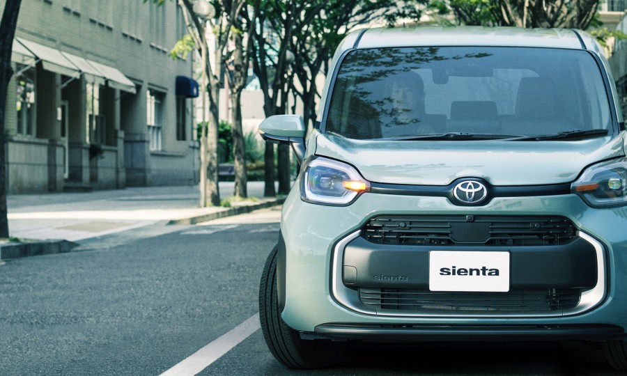 Thiết kế đầu xe toyota sienta 