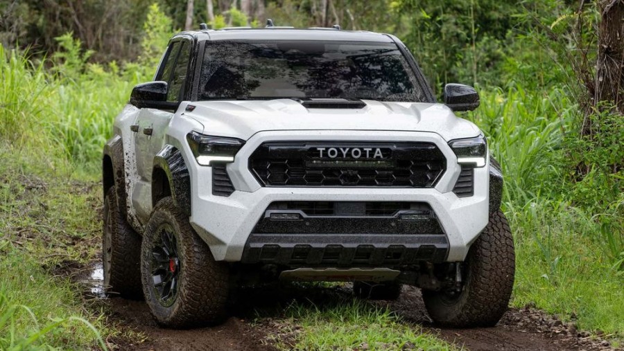 Thiết kế đầu xe toyota tacoma 