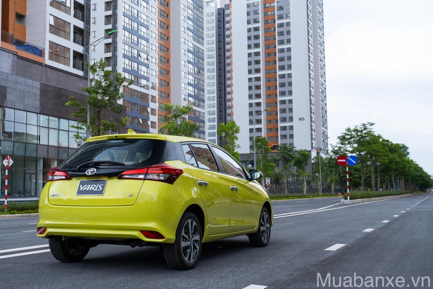 duoi xe toyota yaris tinbanxe vn