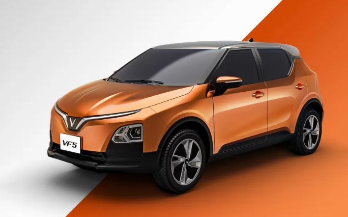 Hình ảnh tổng thể xe điện VinFast VF5 Plus màu cam - mẫu SUV đô thị cỡ nhỏ