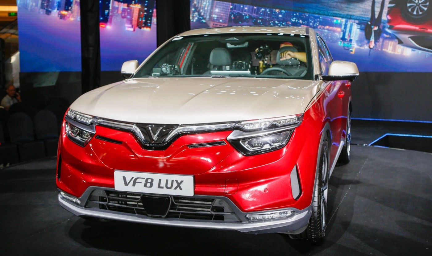 dau xe vinfast vf8
