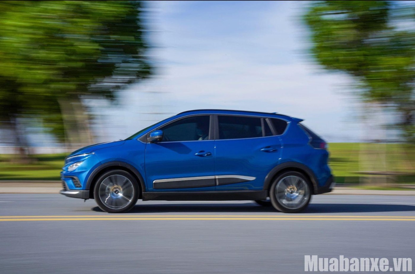 cam giac lai xe vinfast vfe34 trong do thi tinbanxe vn