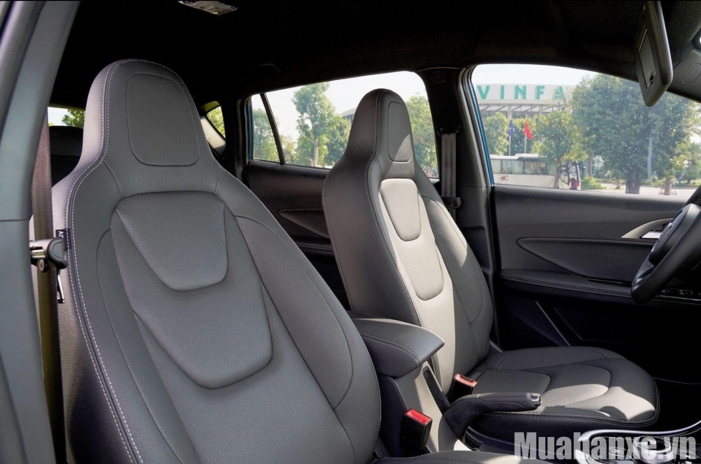 he thong ghe ngoi tren xe vinfast vfe34 tinbanxe vn