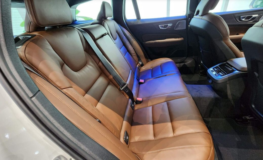ghe ngoi xe volvo v60 