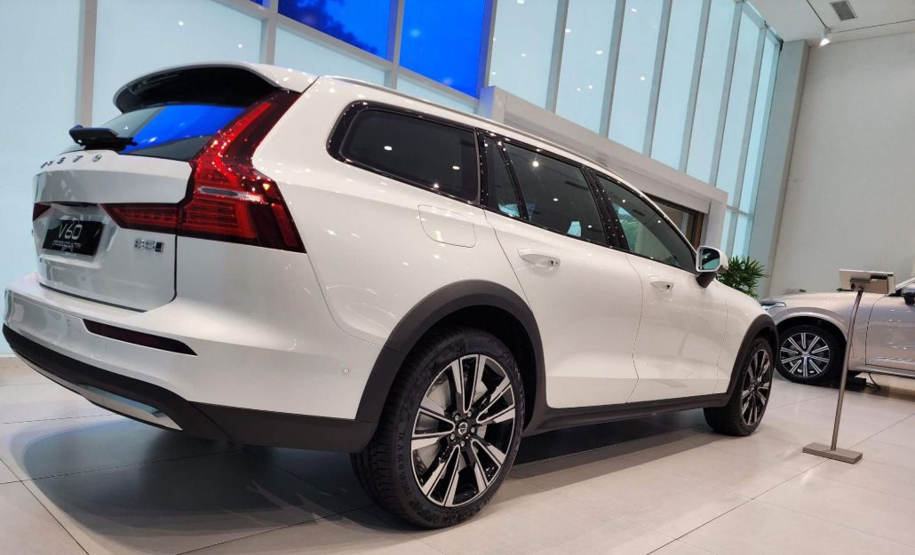 than xe volvo v60 