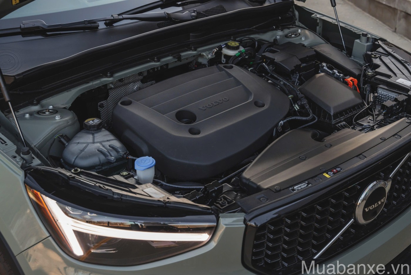 dong co cua xe volvo xc40 tinbanxe vn