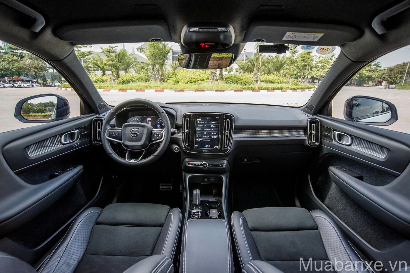 tap lo tren xe volvo xc40 tinbanxe vn