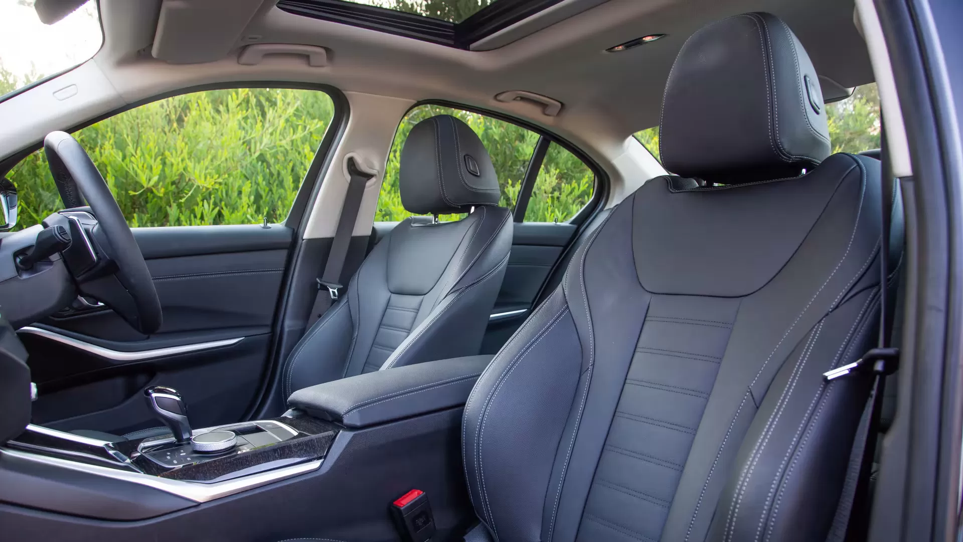 Nội thất BMW 330i