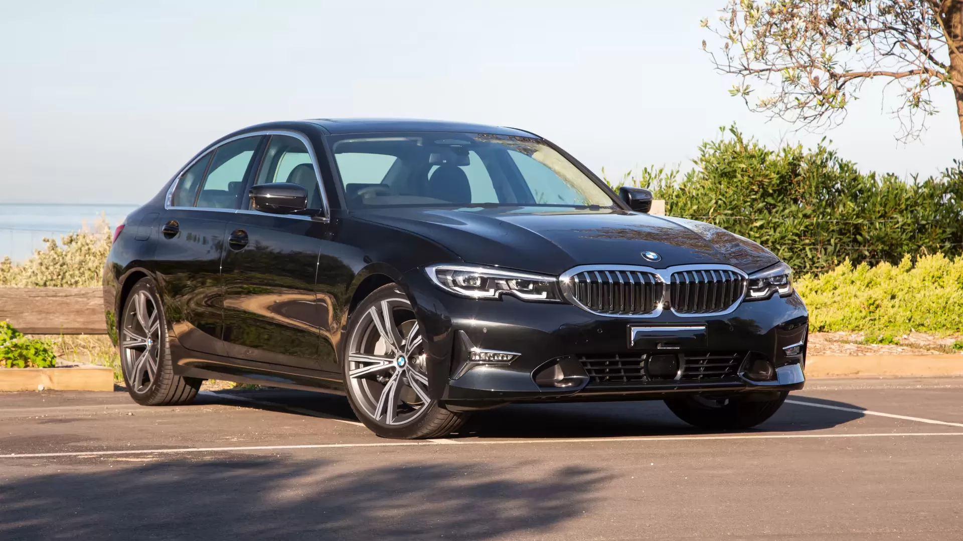 Ngoại thất BMW 330i