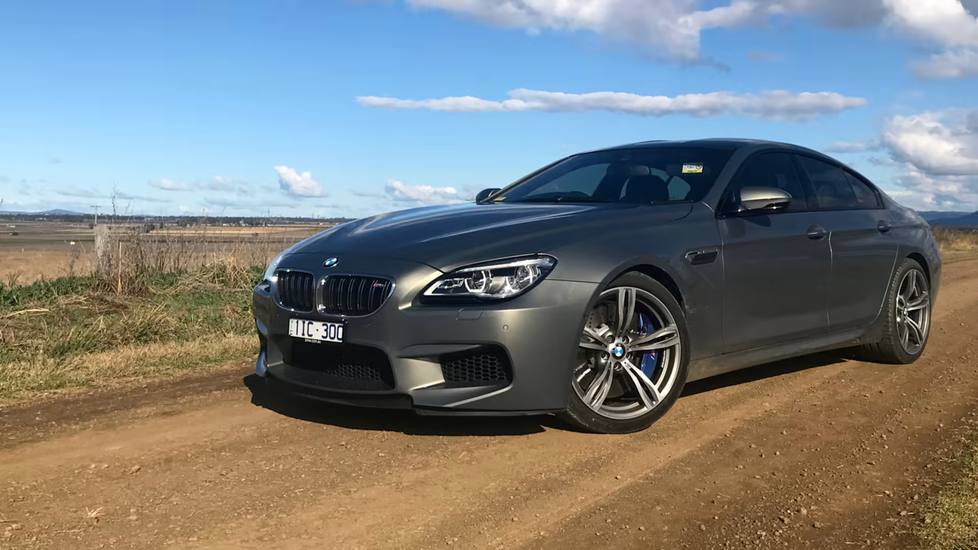 gia-xe-bmw-m6-tinbanxe-2.png