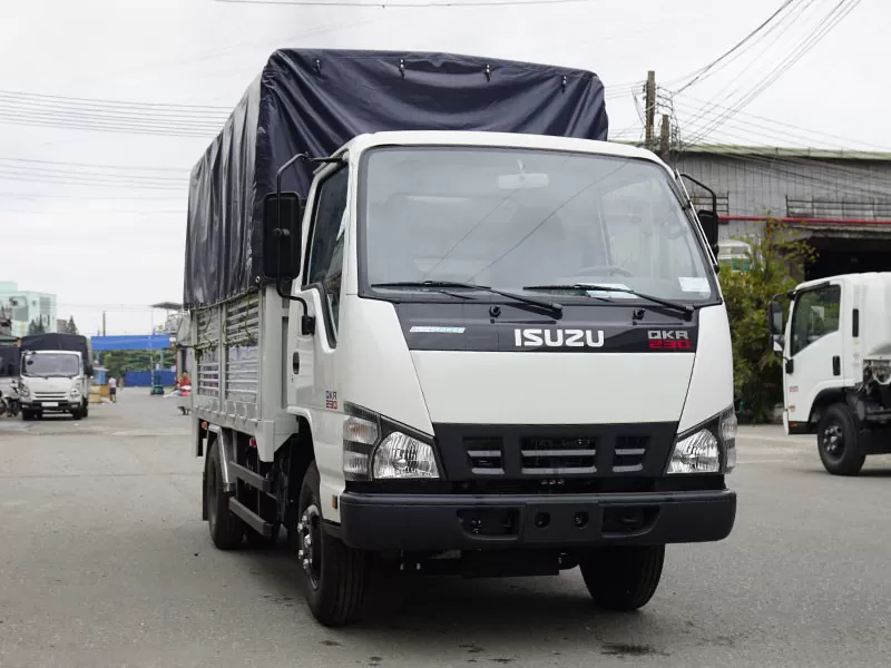 gia-xe-xe-tai-isuzu-qkr230-tinbanxe-1.png