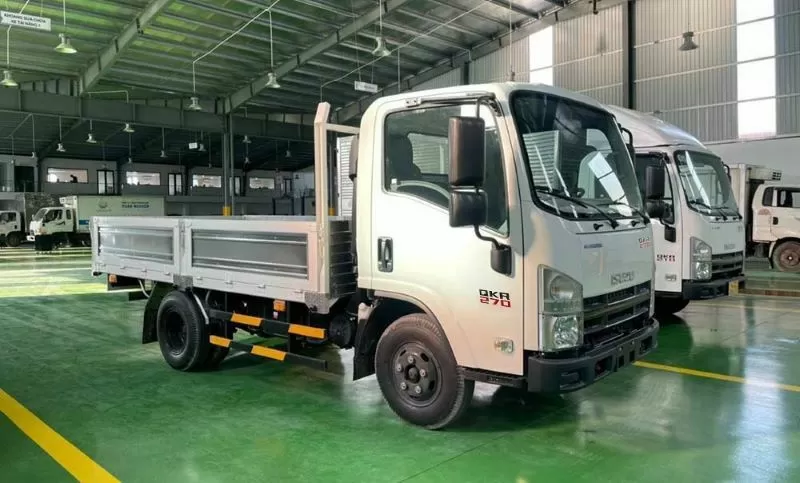 gia-xe-xe-tai-isuzu-qkr270-tinbanxe-3.png