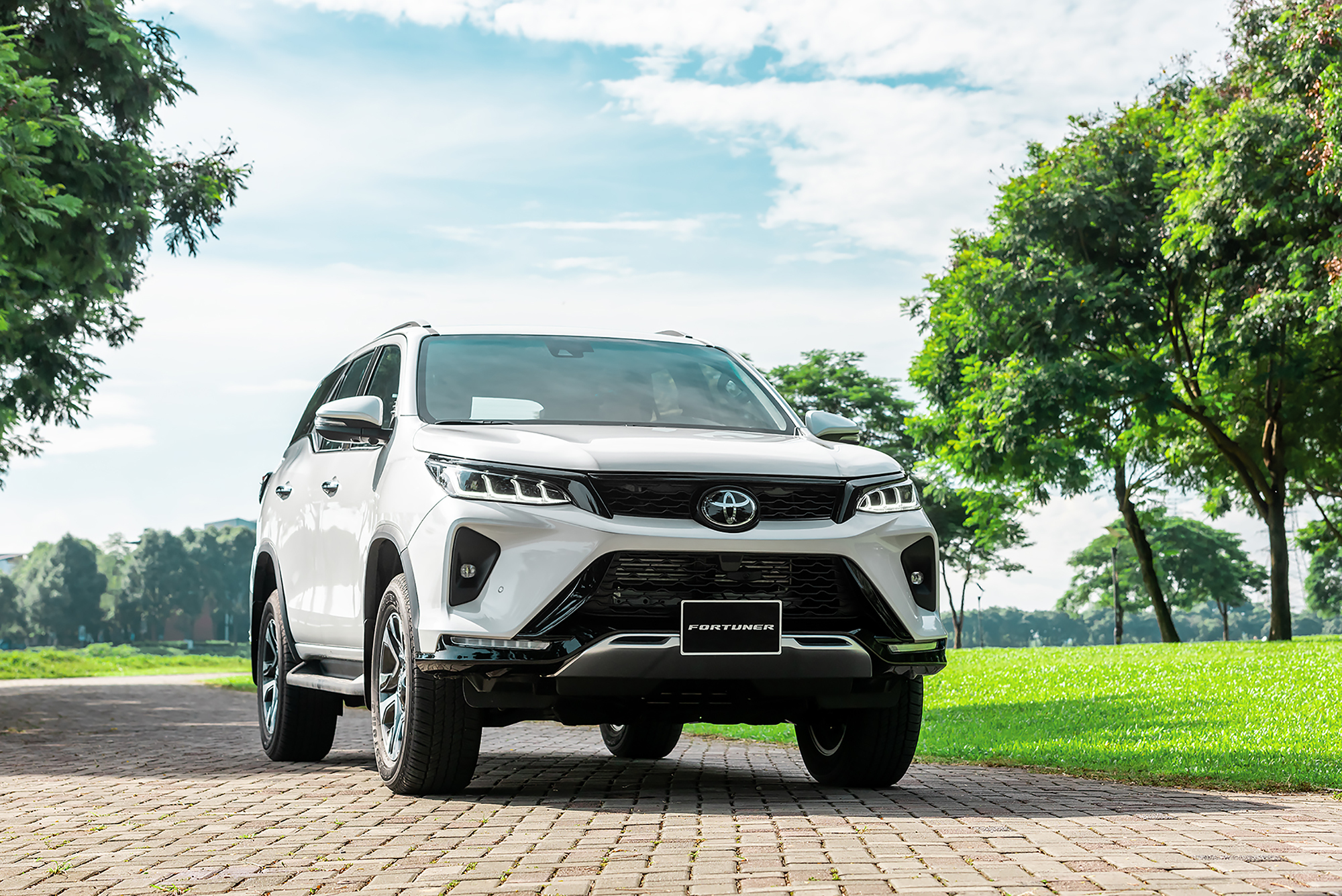 gia-xe-toyota-fortuner-tinbanxe-9.png